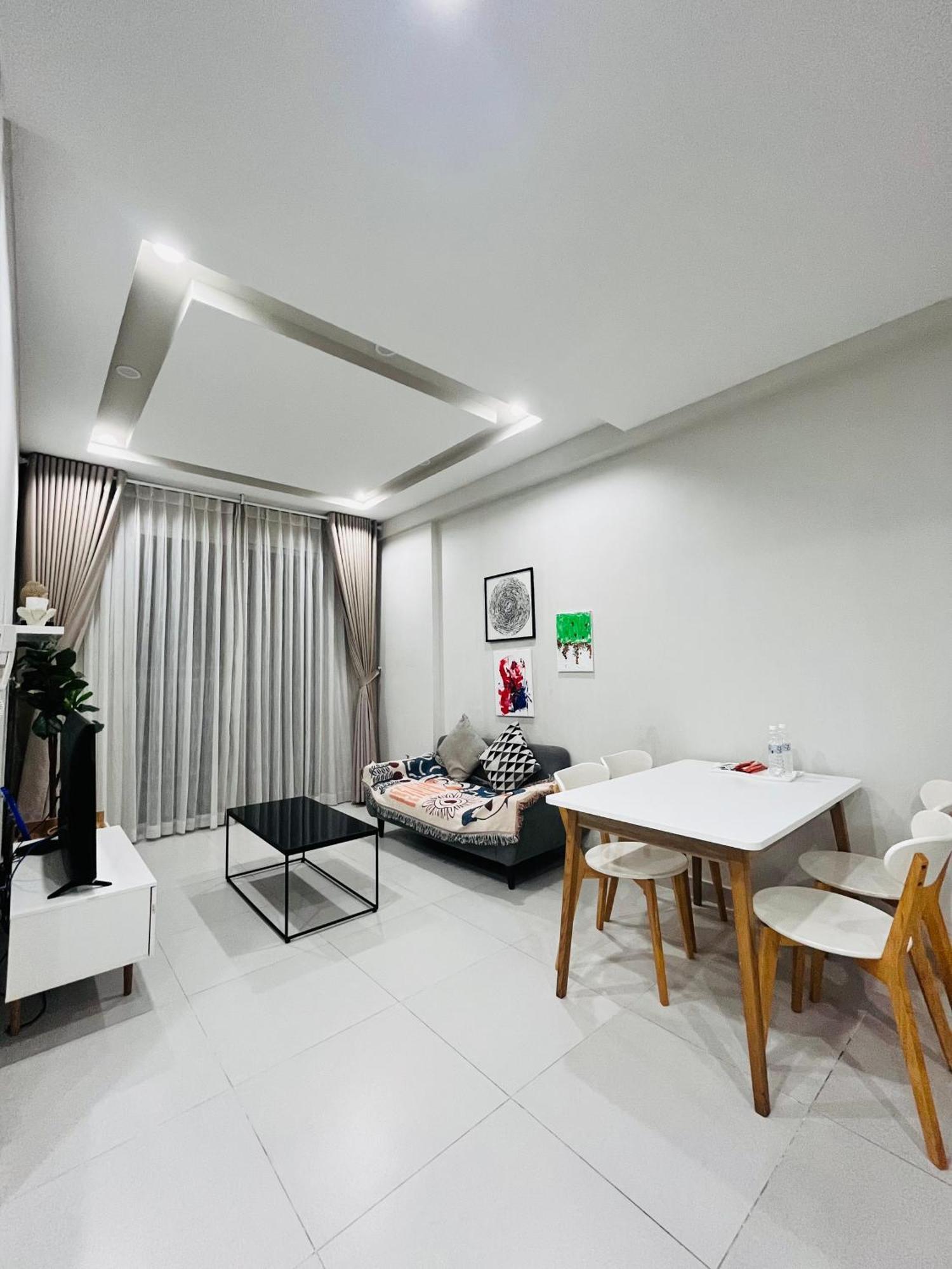 Kirakuan Luxury 2br Pool/gym Apartment Ho Chi Minh City